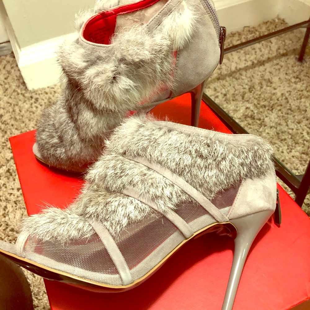 Beautifulllllll Charles Jourdan rabbit fur heels